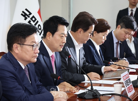 ▲장동혁 국민의힘 대표는 8월 20일 국회에서 열린 최고위원회의 모두 발언에서 ‘한미연합훈련 축소’에 대해 “한미군 철수로 가겠다는 소리”라고 주장하고 있다. ⓒ영등포시대