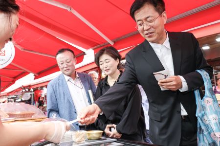 대림중앙시장을 방문한 조유진 구청장(@영등포구)