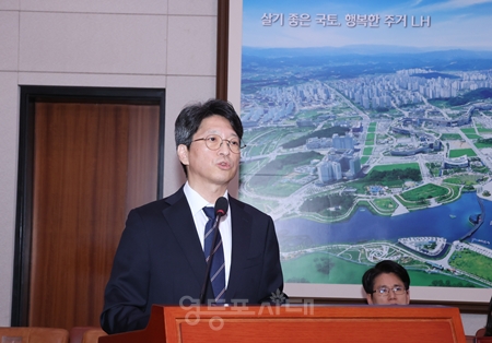 ▲홍지선 국토교통부 장관 후보자가 9월 16일 국회에서 열린 인사청문회 모두발언에서 “신속한 주택 공급”을 강조하고 있다. ⓒ영등포시대