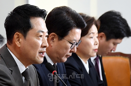 ▲장동혁 대표(왼쪽)가 9월 21일 국회에서 열린 최고위원회의 모두 발언에서 이재명 정부의 인사에 대해 강하게 비판하고 있다.ⓒ영등포시대