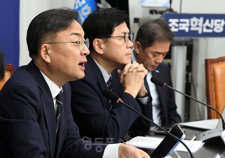 ▲신장식 조국혁신당 대표가 9월 28일 국회에서 열린 최고위원회의 모두발언에서 “추석 민심은 ‘불만과 불안’, 두 단어로 정리된다.”고 밝히고 있다. ⓒ영등포시대 